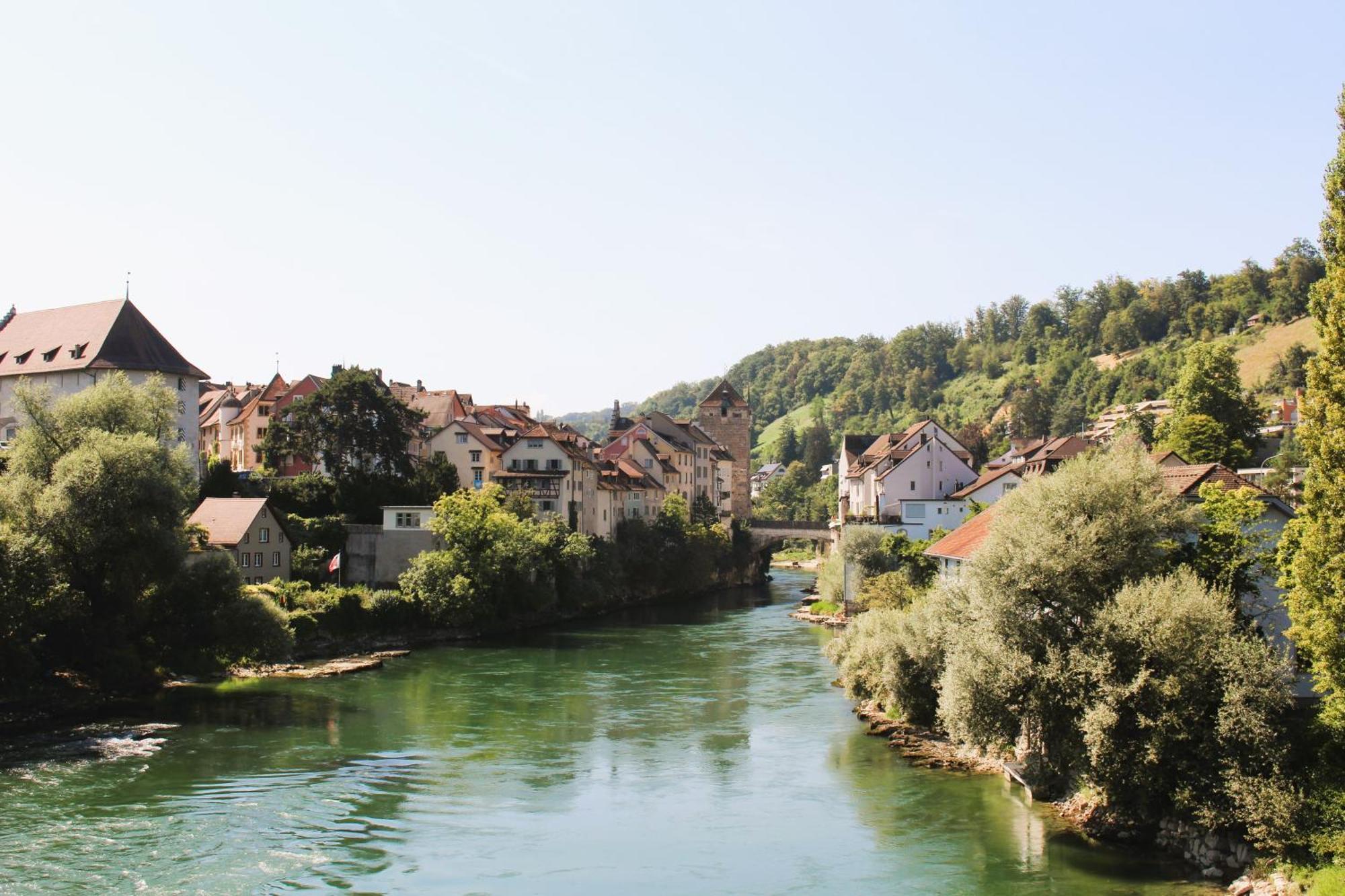 Business I Family Apartment I 1-4 Personen - Aare Blick, Nahe Altstadt I Beamer - 99" Leinwand I Terrassen Lounge Und Parkplatz Brugg  Εξωτερικό φωτογραφία